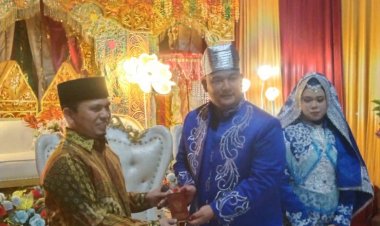Pernikahan Dhea  Dan Yudi Disaksikan Ketua DPRD
