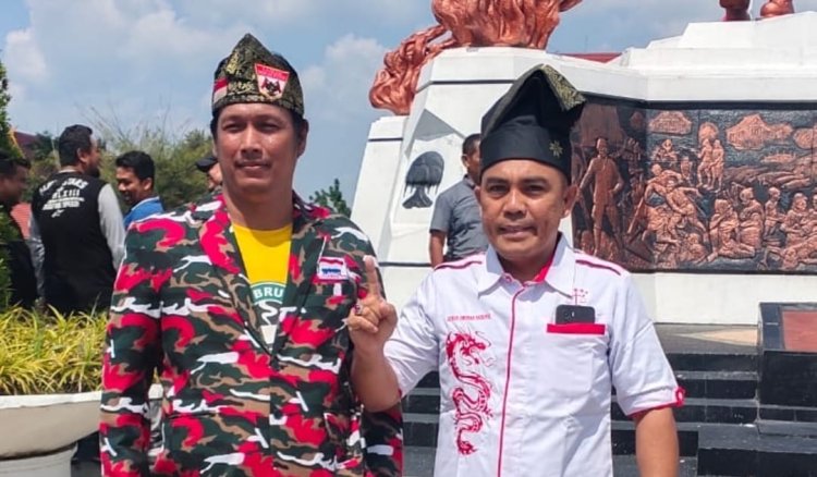 Foto Syamsuar Agar Diganti Gambar PLT Gubri Edi Natar