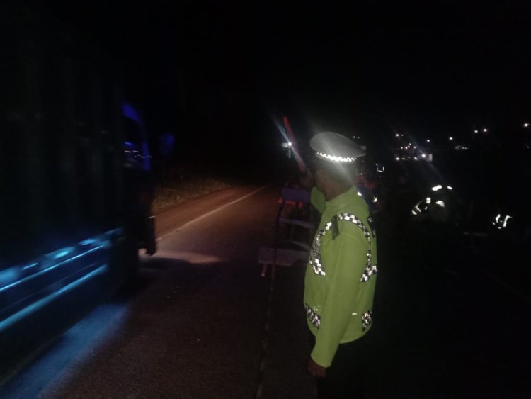 Jalan Riau Sumbar KM 91 Amplas Di Desa Pulau Gadang Kampar