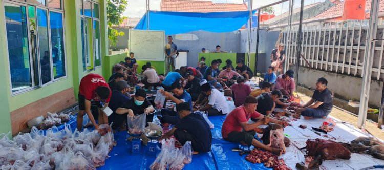 Takbir, Pelaksanaan Qurban Mushalla Al Amin Podomoro Bukit Mas Berjalan Lancar