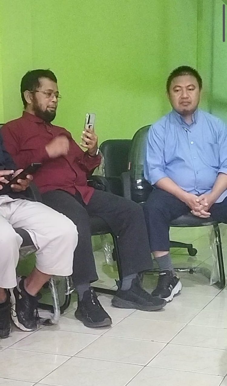 Julfianto Menyerahkan Asset ASITA Riau Pada Dede Firmansyah